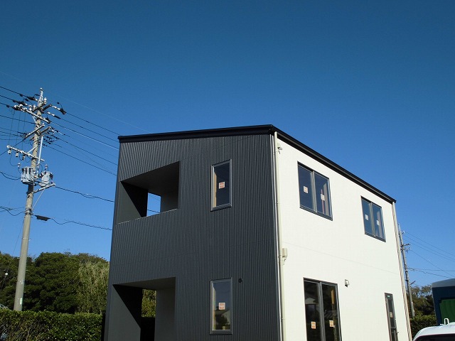 スタンダードタイプのBOX住宅です。太陽光搭載で安心な未来です。