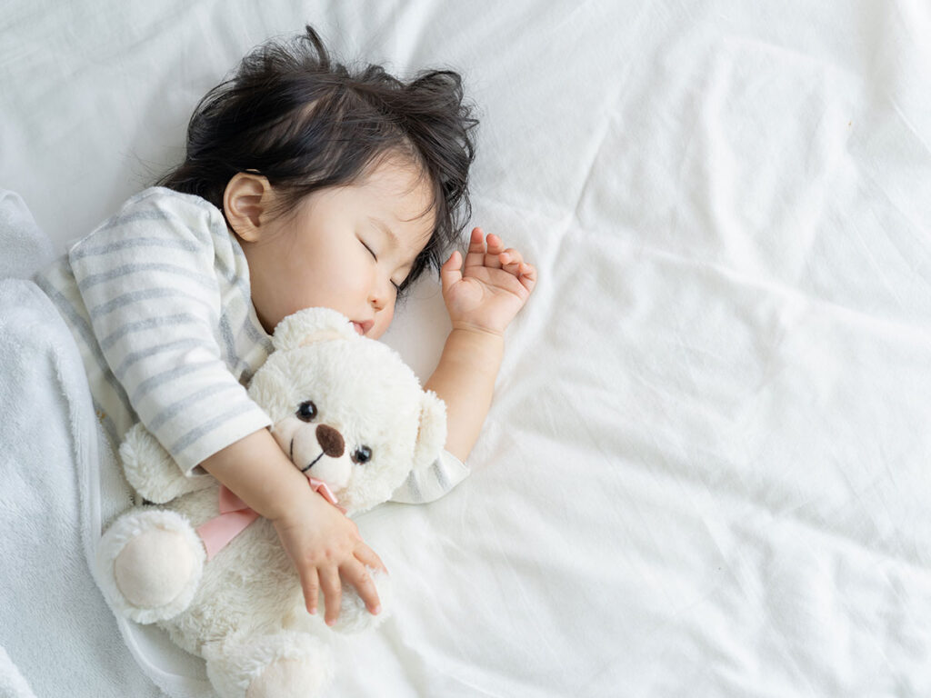 掛川市の静圧環境の住宅で眠る子ども