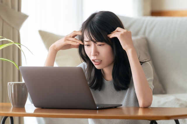 暮らしの負担や不快を感じる日常のイメージ