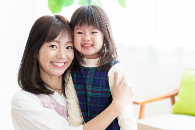 親子で住まいを検討するイメージ
